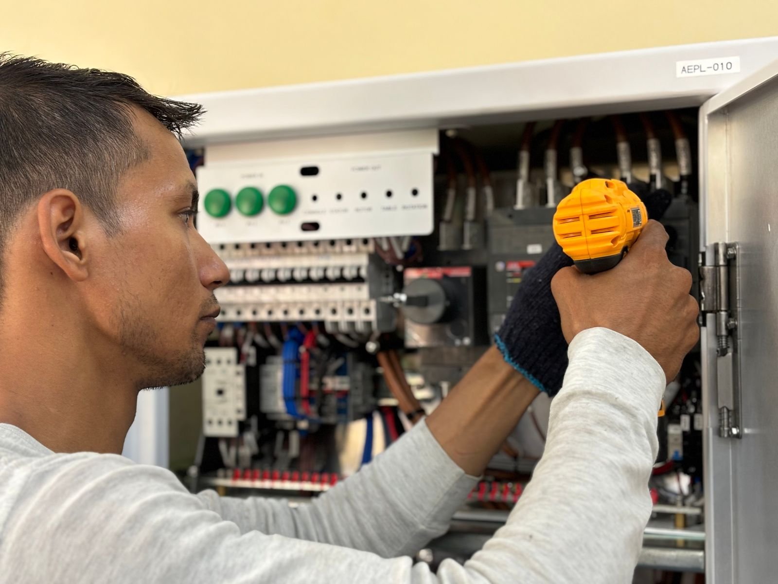 Mise en conformité électrique (RGIE) : contrôle, vente et prix